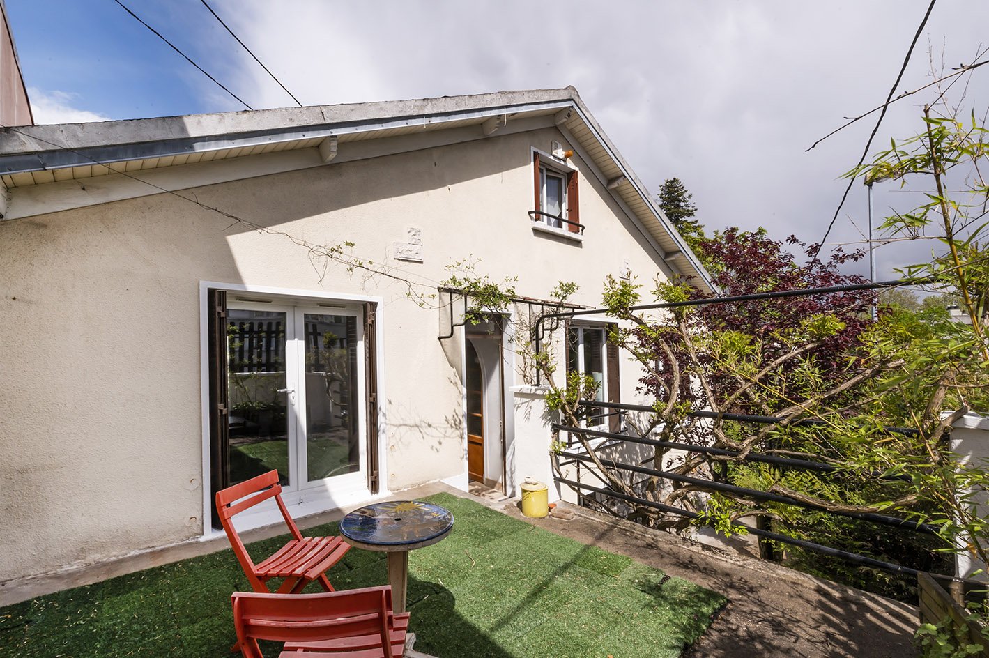 Si l'en-tête du support est défini sur image, ajoutez l'image ci-dessous.